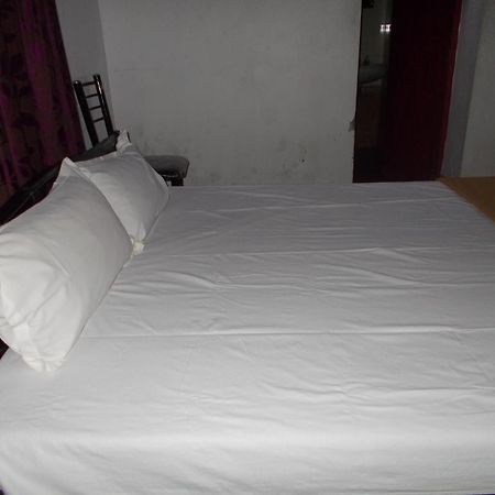 Guruvayur Bunglow Ξενοδοχείο Εξωτερικό φωτογραφία