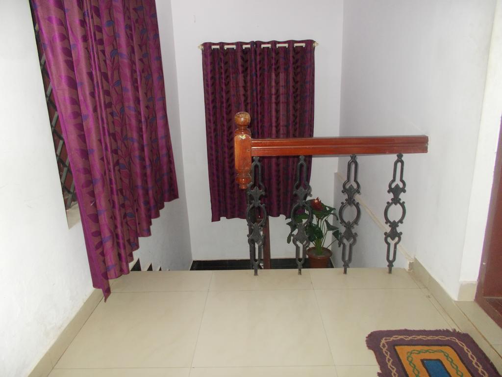 Guruvayur Bunglow Ξενοδοχείο Εξωτερικό φωτογραφία