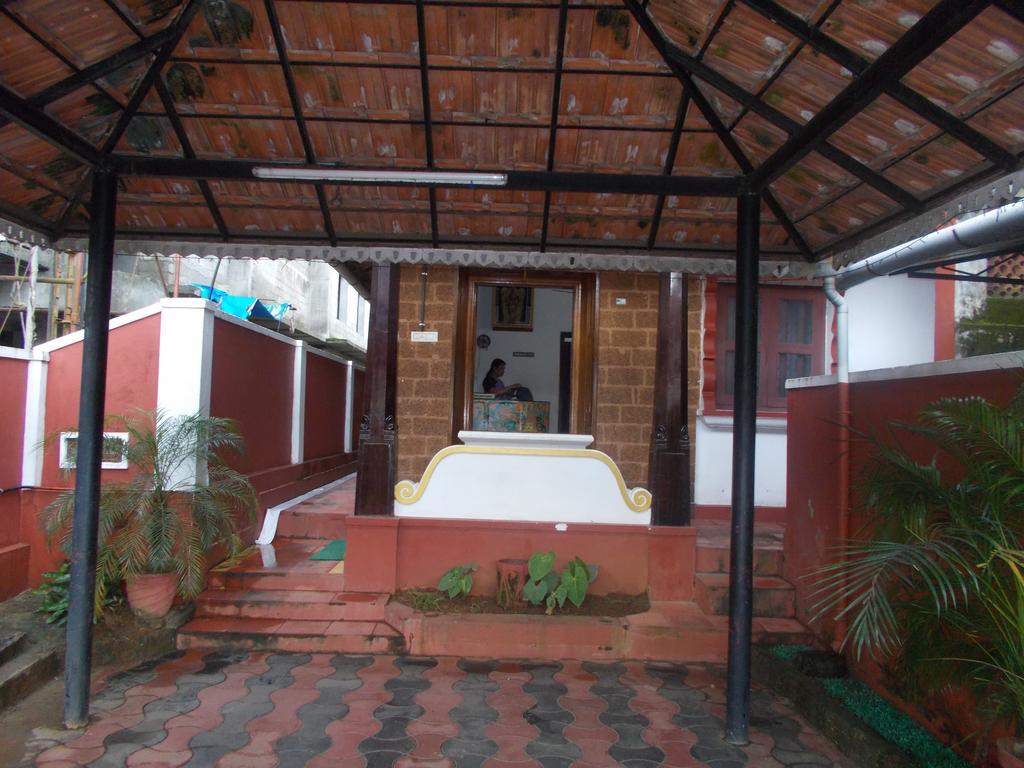Guruvayur Bunglow Ξενοδοχείο Εξωτερικό φωτογραφία
